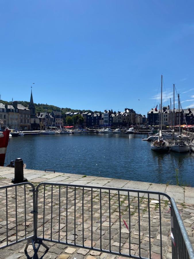 Le Ti Wi Studio En Plein Coeur Du Vieux Bassin Honfleur Exterior foto